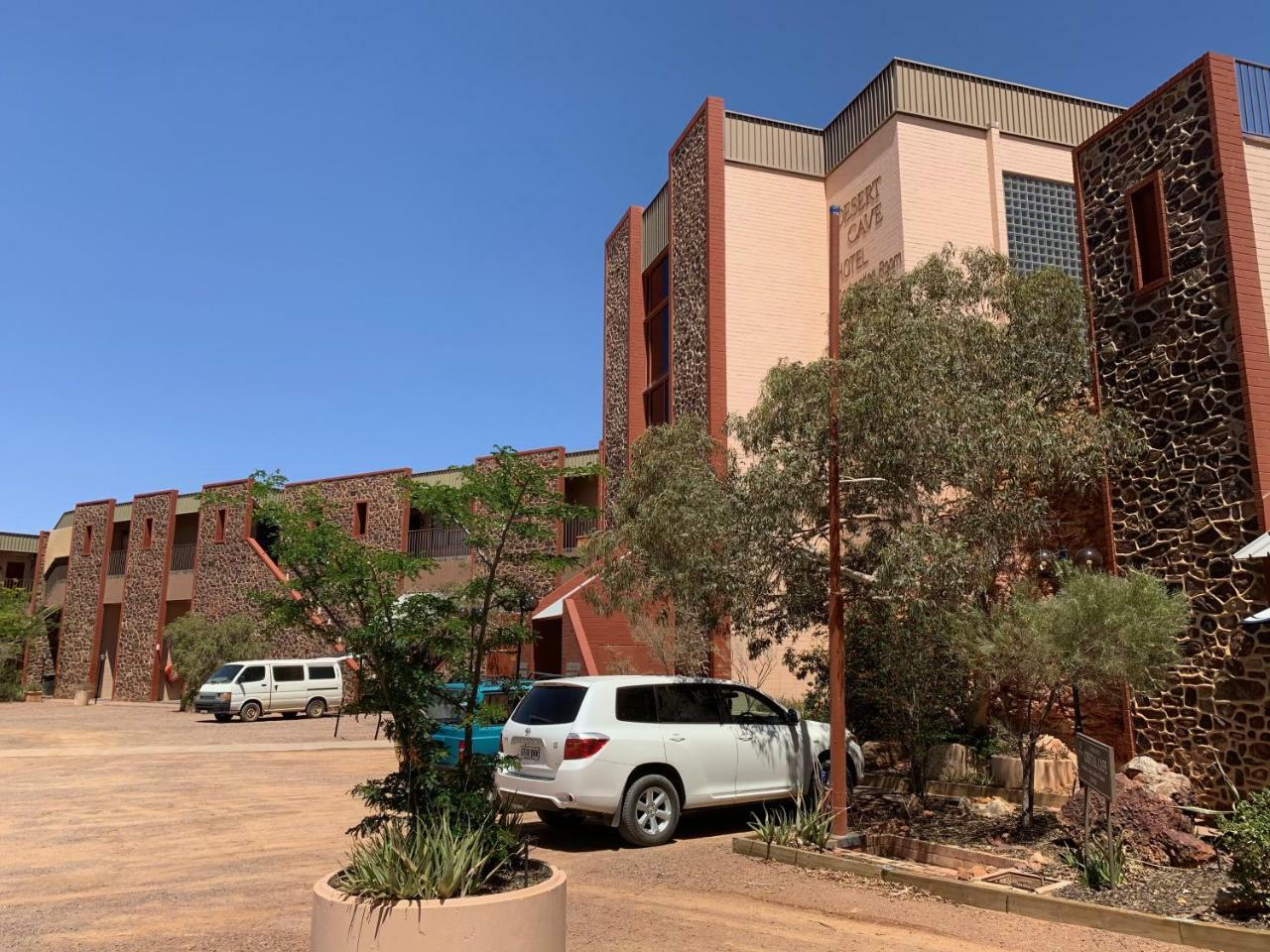 Desert Cave Hotel Coober Pedy Exterior photo