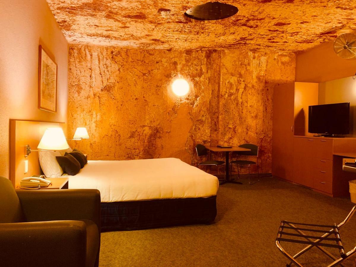 Desert Cave Hotel Coober Pedy Exterior photo