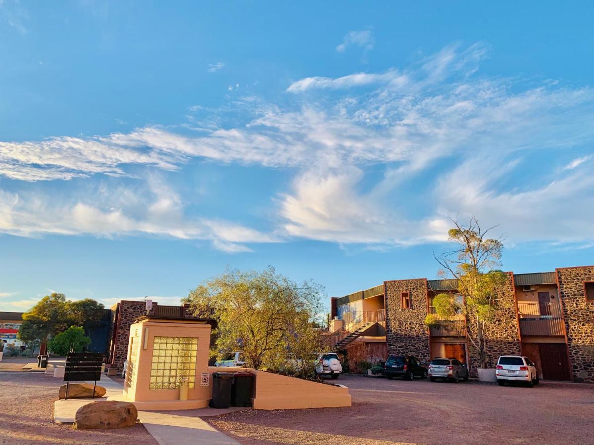 Desert Cave Hotel Coober Pedy Exterior photo